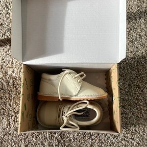 L’amour cream dress shoes, Toddler/Baby size 5, Brand new in box